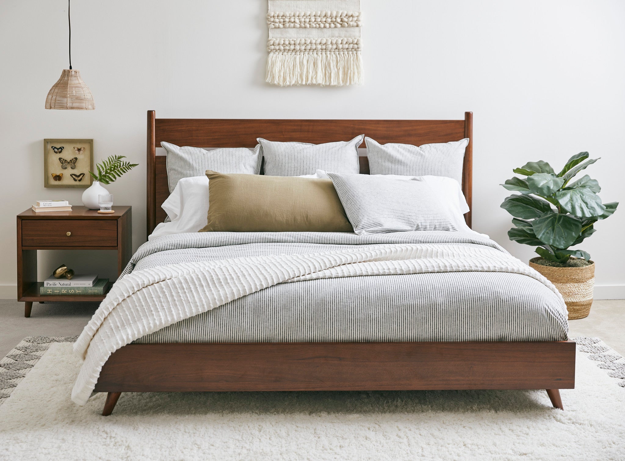 Ludwig King Panel Bed